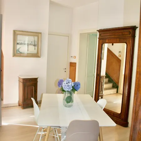 Deluxe Floor In Marina Apartmán