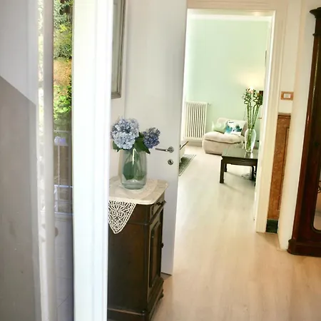 Deluxe Floor In Marina Como